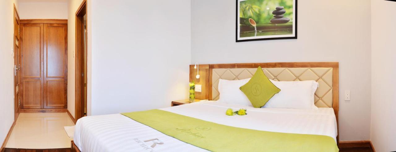 Richico Garden Beach Hotel Дананг Экстерьер фото
